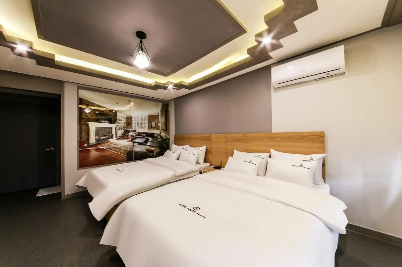 Haute Hotel Busan 2*,